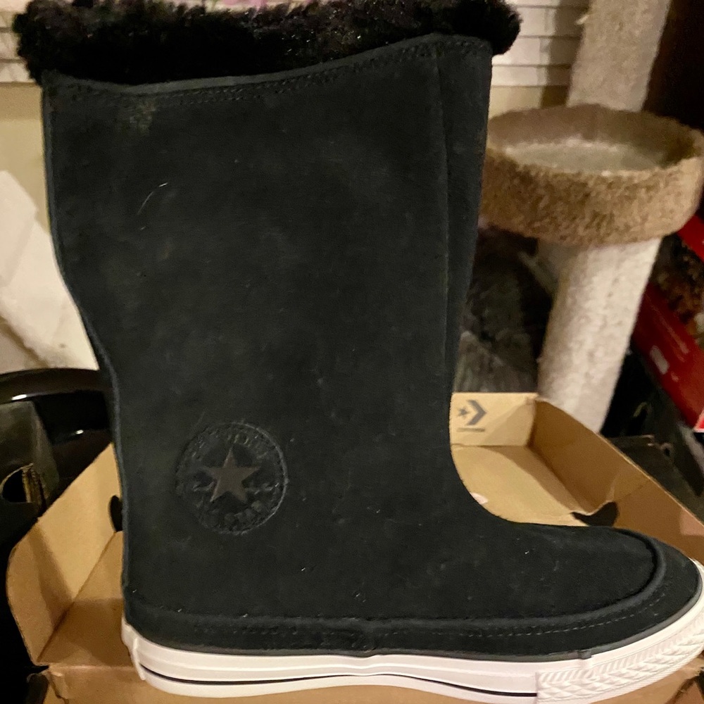 Converse fur-lined boots